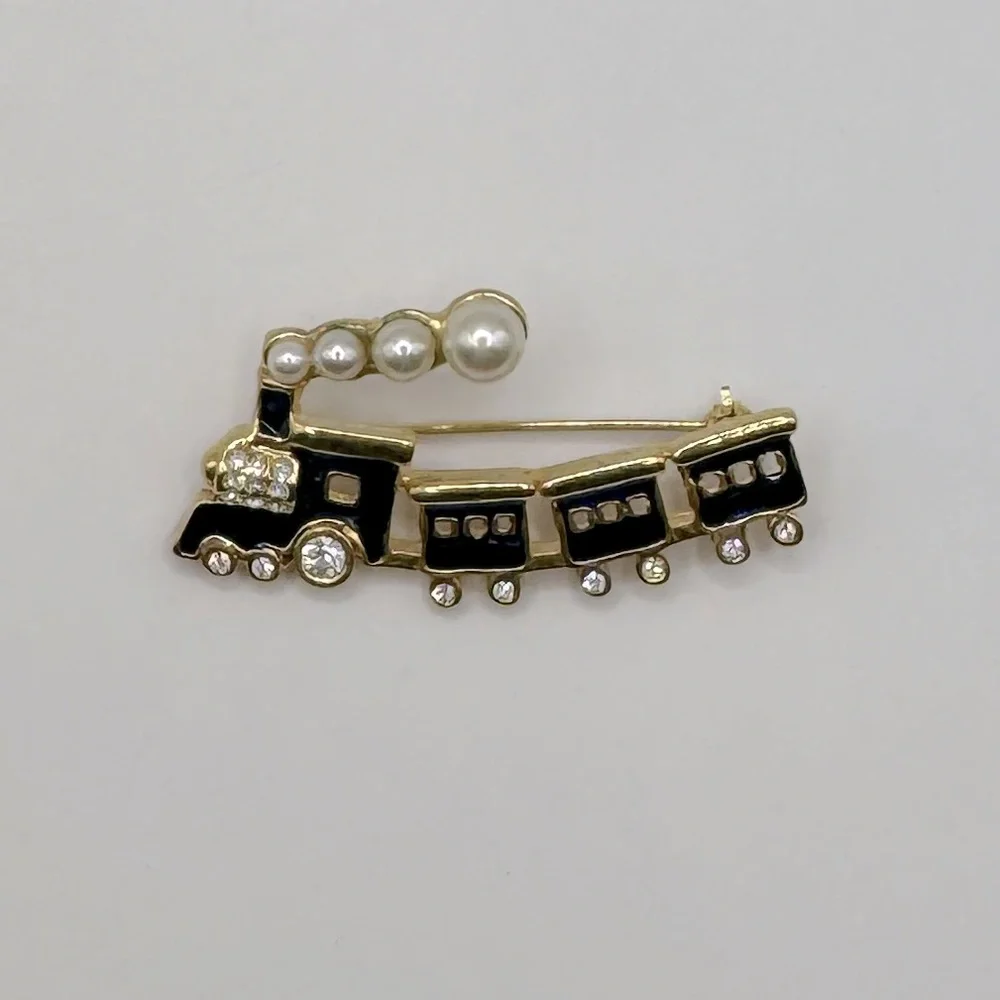 VINTAGE Pearl, Crystal & Enamel Locomotive Train Brooch